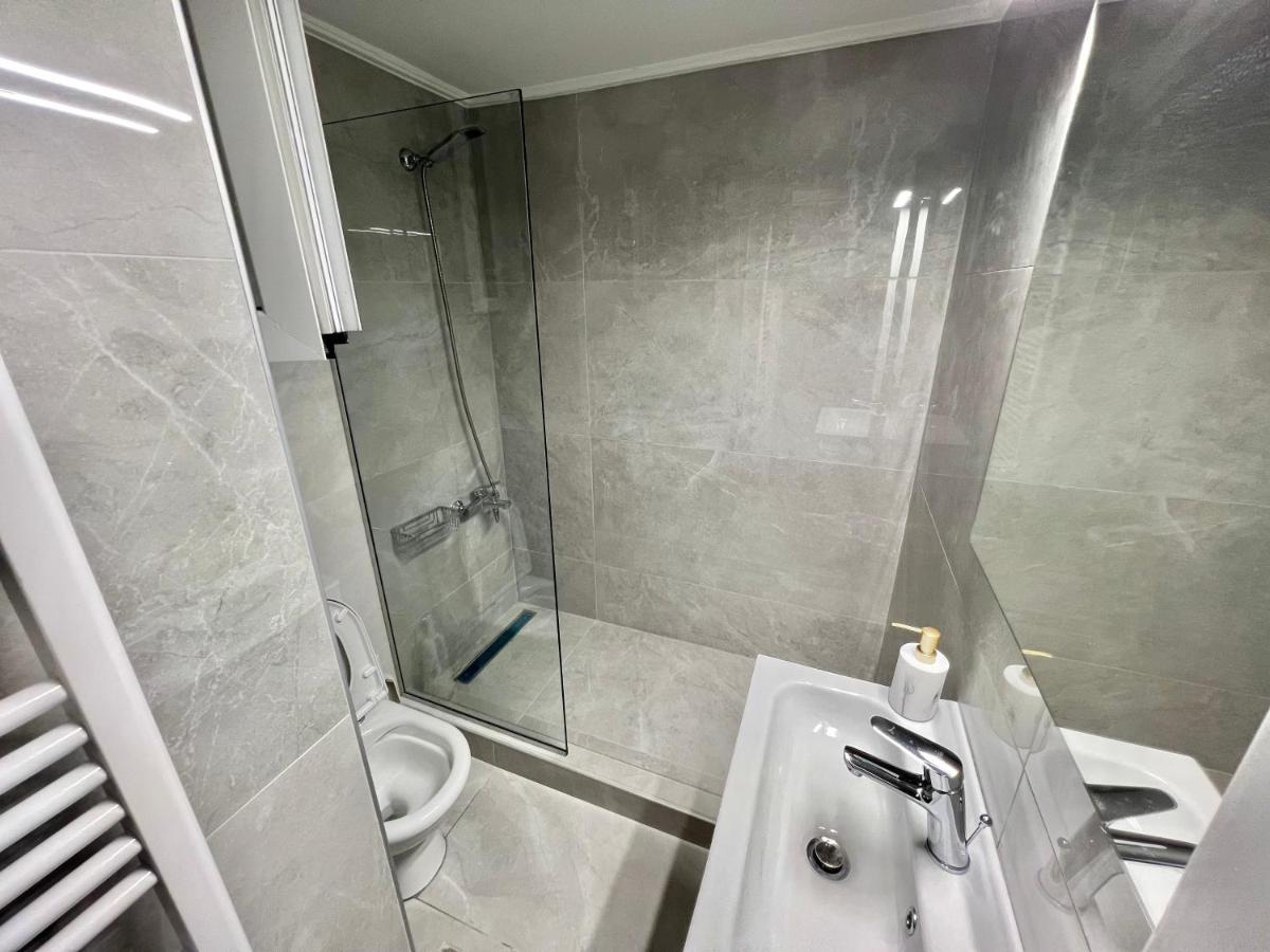 Victoria Grand Palace Apartments Atenas Exterior foto